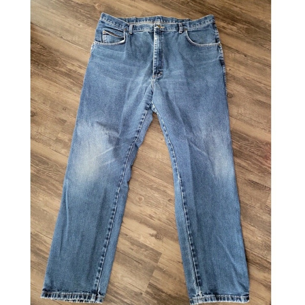 Wrangler‎ Rugged Wear Mens 42x34 Straight Leg Jeans Medium Wash Denim